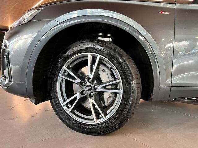 Foto do veículo AUDI Q5  PHEV PERFORMANCE BLACK 2.0 TFSI E 367CV S TRONIC QUATTRO 2022 11.340 KM 379.000,00
