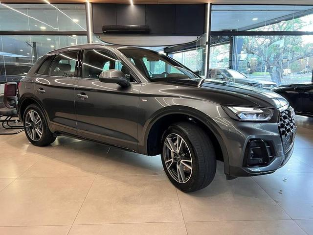 Foto do veículo AUDI Q5  PHEV PERFORMANCE BLACK 2.0 TFSI E 367CV S TRONIC QUATTRO 2022 11.340 KM 379.000,00