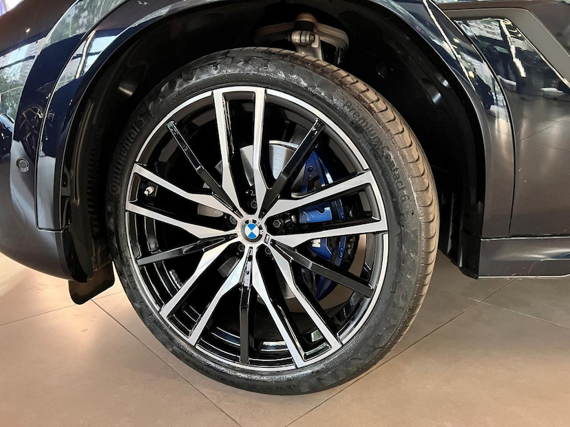 Foto do veículo BMW X6  XDRIVE 40I 2023 40.200 KM 500.000,00