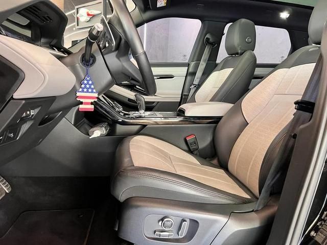 Foto do veículo LAND ROVER RANGE ROVER EVOQUE P250FF HSERD 2022 23.000 KM 300.000,00