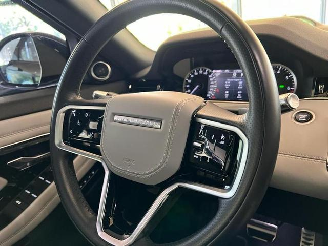 Foto do veículo LAND ROVER RANGE ROVER EVOQUE P250FF HSERD 2022 23.000 KM 300.000,00