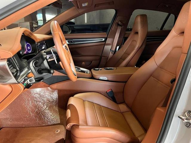Foto do veículo PORSCHE PANAMERA  4 E-HYBRID 2023 4.300 KM 729.000,00
