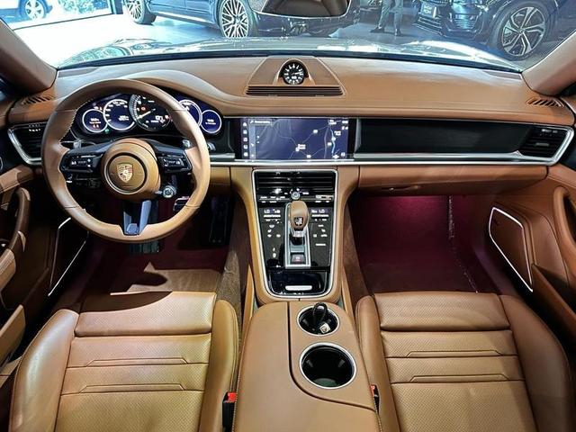Foto do veículo PORSCHE PANAMERA  4 E-HYBRID 2023 4.300 KM 729.000,00