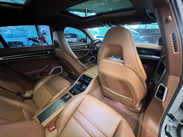 Foto do veículo PORSCHE PANAMERA  4 E-HYBRID 2023 4.300 KM 729.000,00