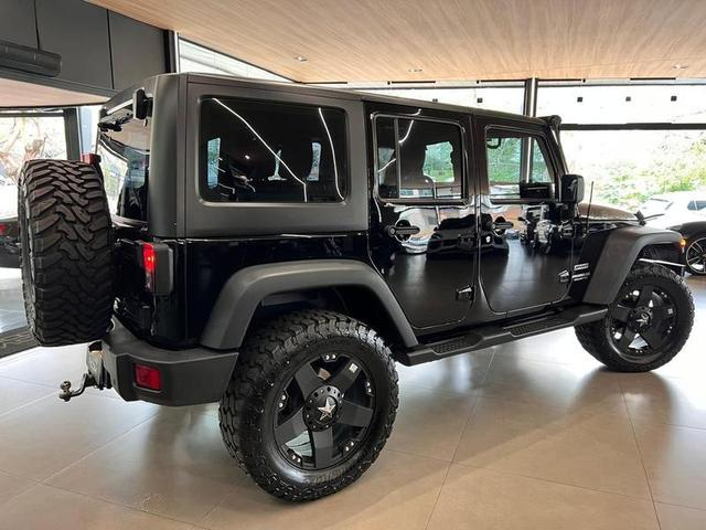 Foto do veículo JEEP WRANGLER  ULT 3.6L 2015 47.735 KM 289.000,00