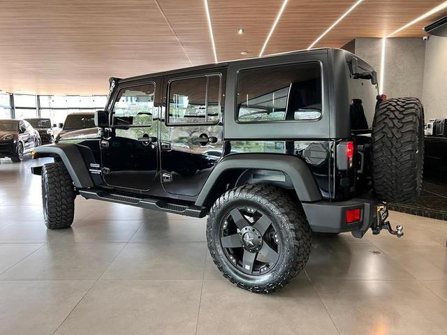 Foto do veículo JEEP WRANGLER  ULT 3.6L 2015 47.735 KM 289.000,00