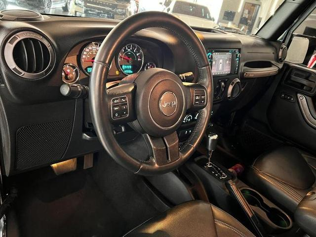 Foto do veículo JEEP WRANGLER  ULT 3.6L 2015 47.735 KM 289.000,00