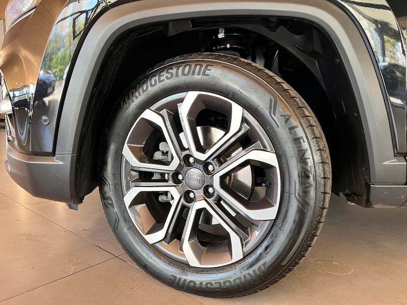 Foto do veículo JEEP COMMANDER  LIM T270 2022 49.421 KM 159.000,00