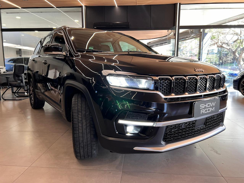 Foto do veículo JEEP COMMANDER  LIM T270 2022 49.421 KM 159.000,00