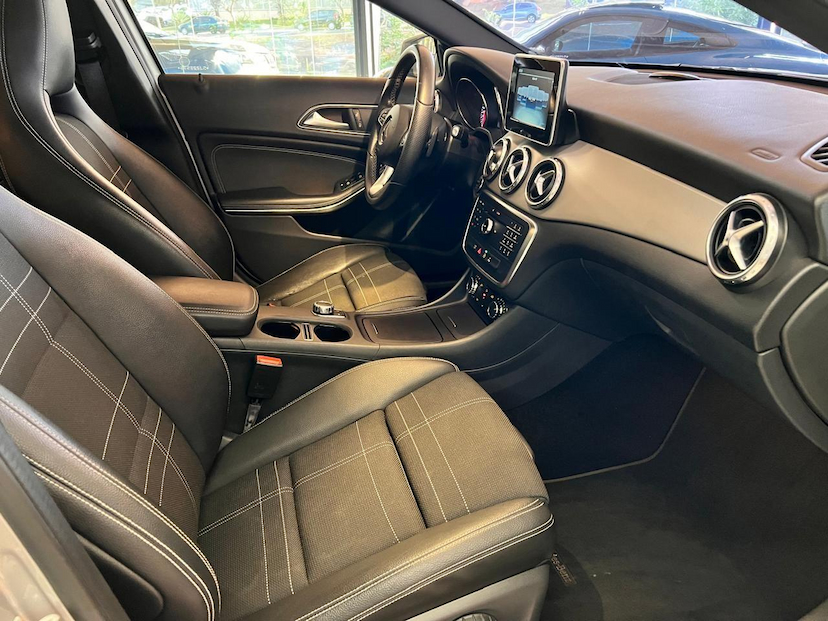 Foto do veículo MERCEDES-BENZ GLA 200  2016 63.459 KM 109.000,00