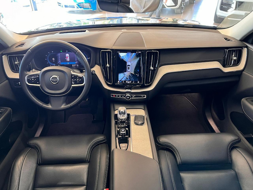 Foto do veículo VOLVO XC60  T8 INSCRIPT 2022 53.867 KM 279.000,00