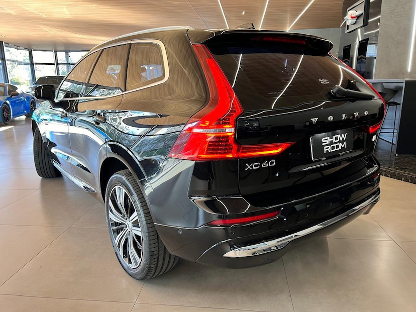 Foto do veículo VOLVO XC60  T8 INSCRIPT 2022 53.867 KM 279.000,00
