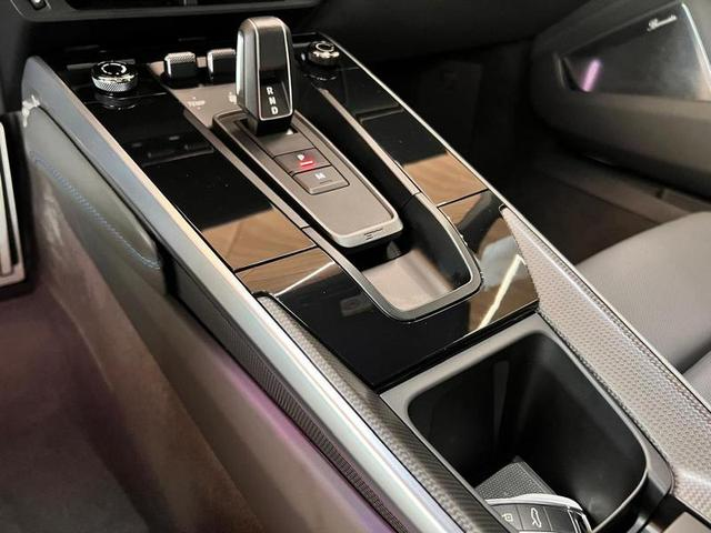 Foto do veículo PORSCHE 911  TURBO S 2021 18.465 KM 1.330.000,00