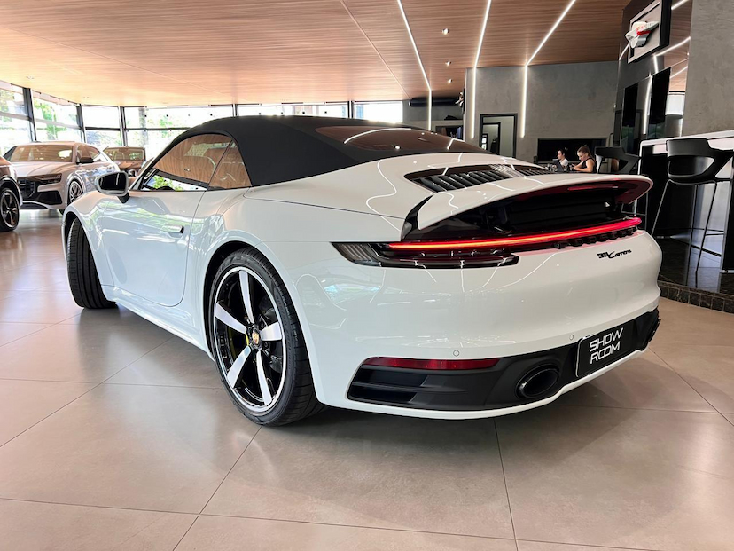 Foto do veículo PORSCHE 911  CARRERA CONVERSIVEL 2024 4.000 KM 999.000,00