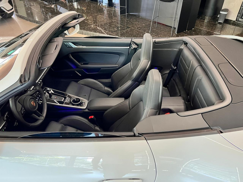 Foto do veículo PORSCHE 911  CARRERA CONVERSIVEL 2024 4.000 KM 999.000,00