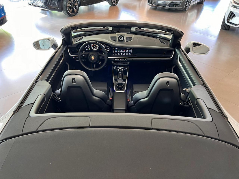 Foto do veículo PORSCHE 911  CARRERA CONVERSIVEL 2024 4.000 KM 999.000,00