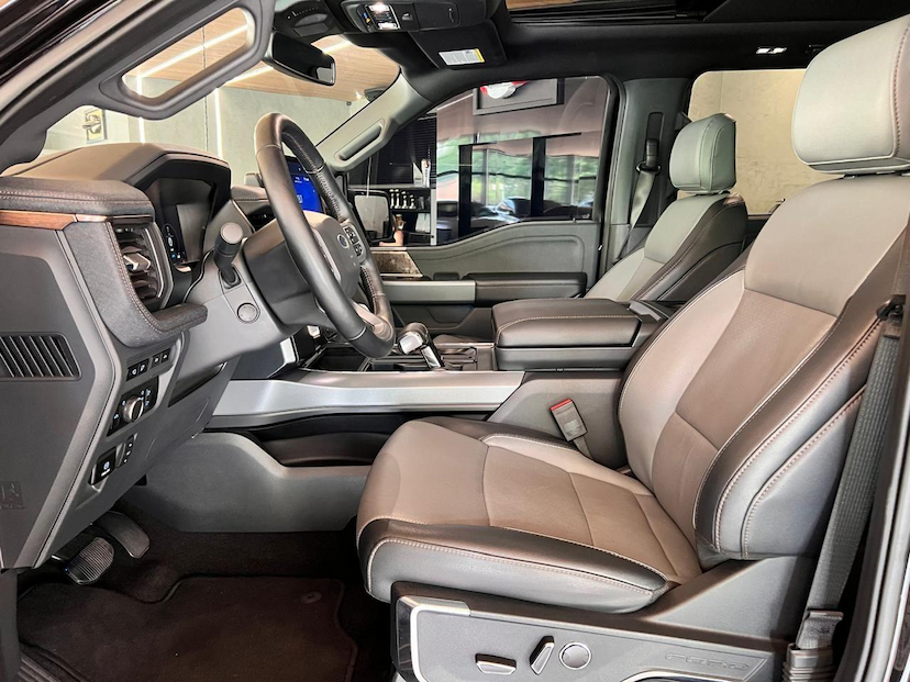 Foto do veículo FORD F-150 F-150 LIGHTNING 2023 27.800 KM 699.000,00