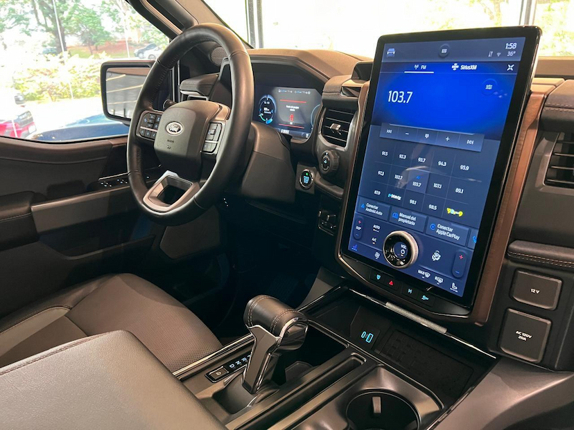 Foto do veículo FORD F-150 F-150 LIGHTNING 2023 27.800 KM 699.000,00