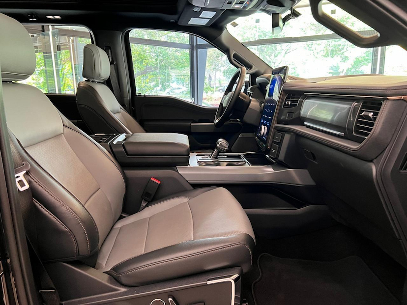 Foto do veículo FORD F-150 F-150 LIGHTNING 2023 27.800 KM 699.000,00