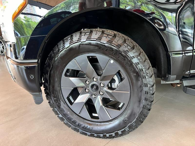 Foto do veículo FORD F-150 F-150 LIGHTNING 2023 27.800 KM 699.000,00