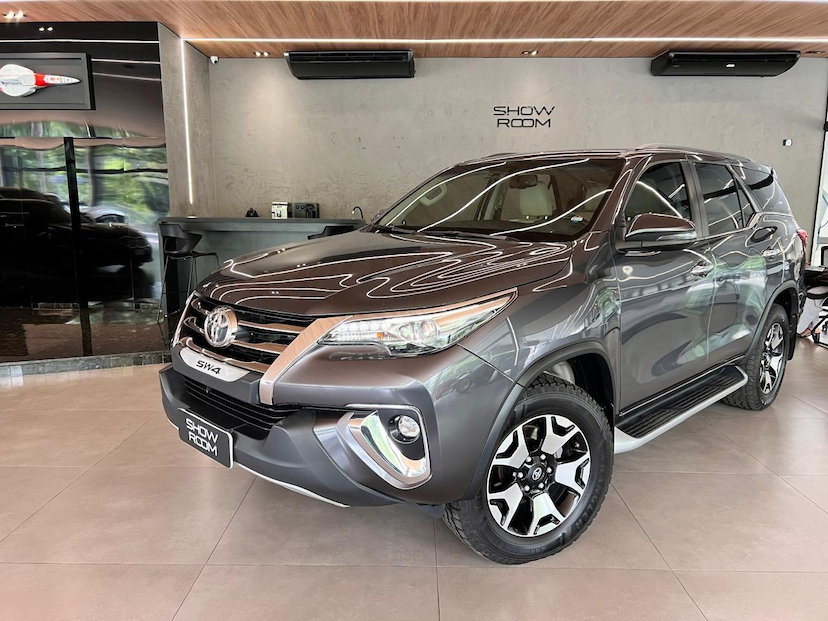 Foto do veículo TOYOTA HILUX  SWDMDA4JD 2019 69.900 KM 255.000,00