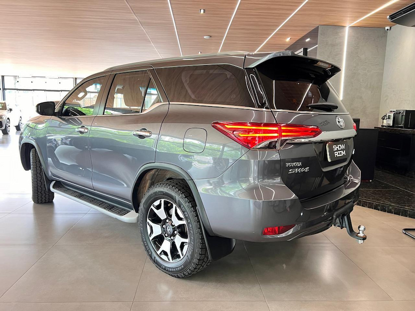 Foto do veículo TOYOTA HILUX  SWDMDA4JD 2019 69.900 KM 255.000,00