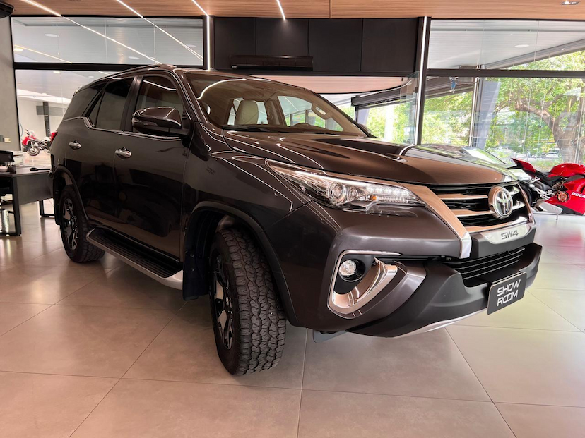 Foto do veículo TOYOTA HILUX  SWDMDA4JD 2019 69.900 KM 255.000,00