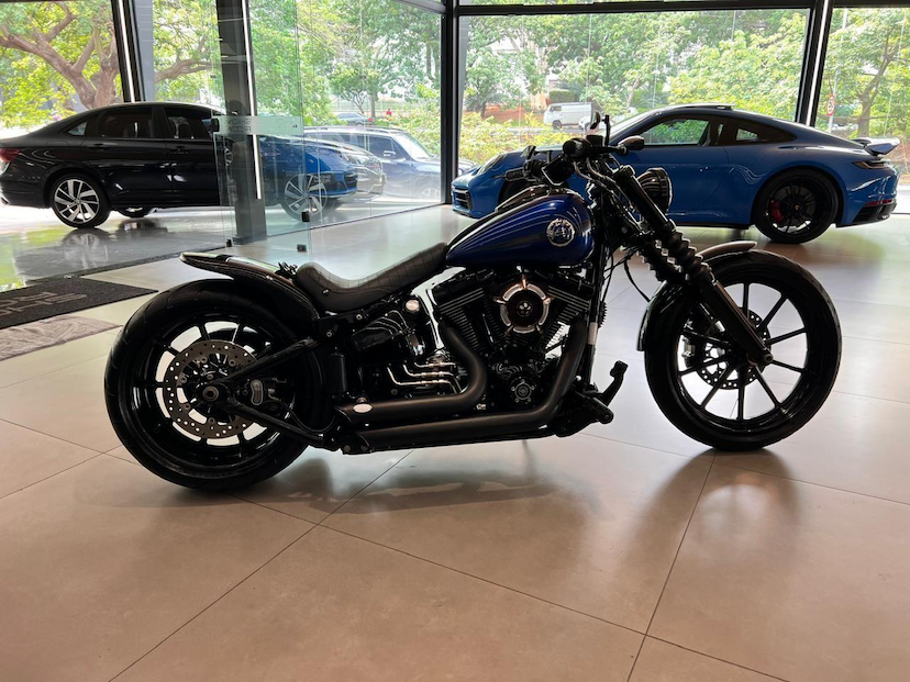 Foto do veículo HARLEY-DAVIDSON SOFTAIL BREAKOUT  BREAKOUT FXSB 2015 6.500 KM 82.000,00