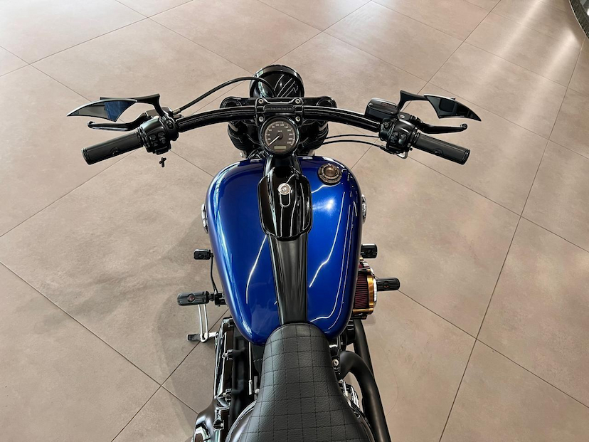Foto do veículo HARLEY-DAVIDSON SOFTAIL BREAKOUT  BREAKOUT FXSB 2015 6.500 KM 82.000,00