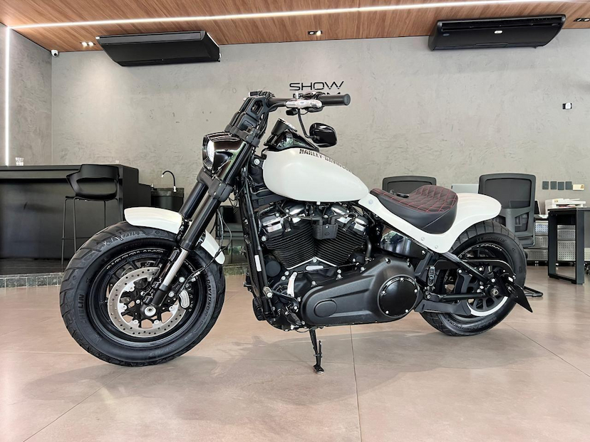 Foto do veículo HARLEY-DAVIDSON FX  FB 2018 18.847 KM 65.000,00
