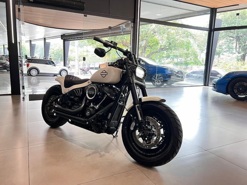 Foto do veículo HARLEY-DAVIDSON FX  FB 2018 18.847 KM 65.000,00