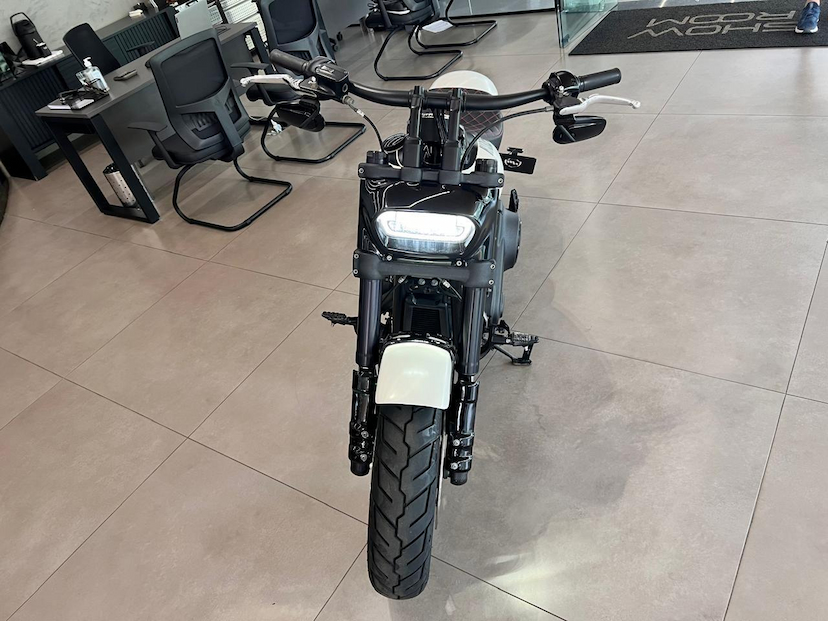 Foto do veículo HARLEY-DAVIDSON FX  FB 2018 18.847 KM 65.000,00