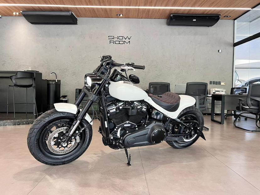 Foto do veículo HARLEY-DAVIDSON FX  FB 2018 18.847 KM 65.000,00