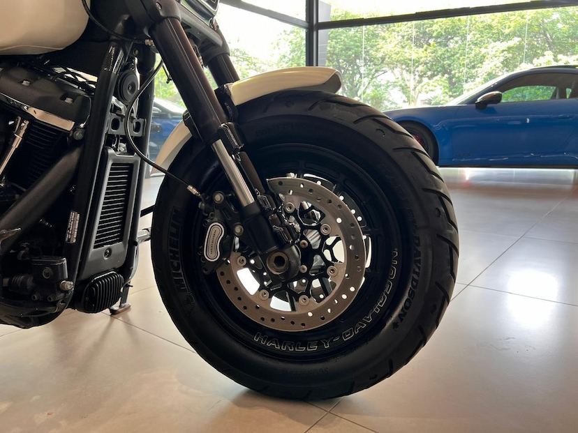 Foto do veículo HARLEY-DAVIDSON FX  FB 2018 18.847 KM 65.000,00