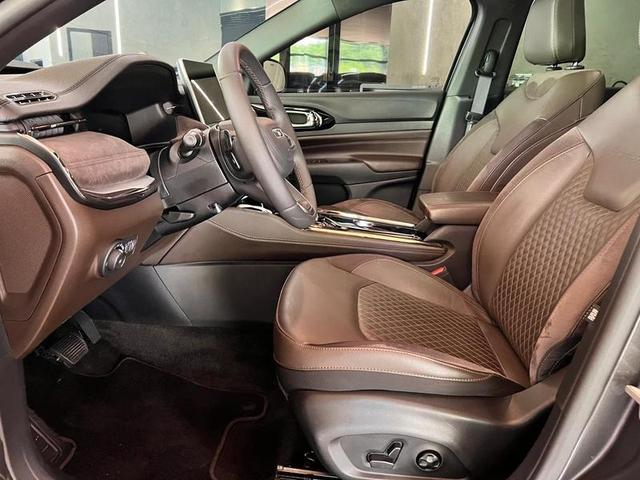 Foto do veículo JEEP COMMANDER  OVR TD380 2022 17.974 KM 209.000,00