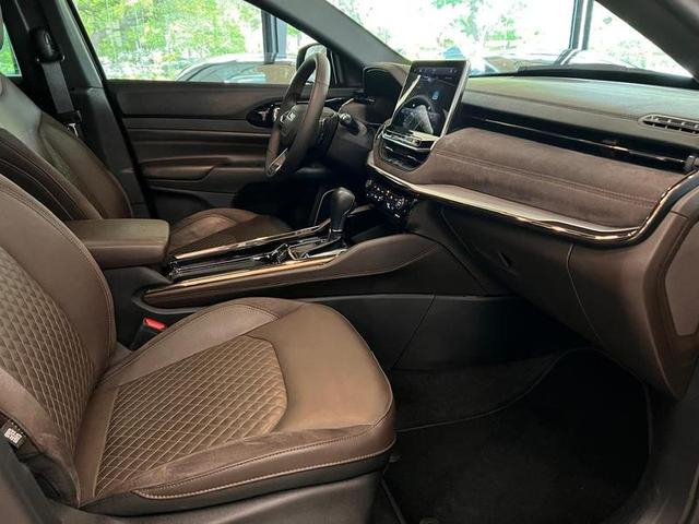 Foto do veículo JEEP COMMANDER  OVR TD380 2022 17.974 KM 209.000,00