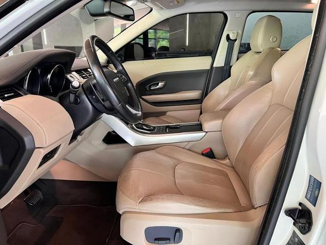 Foto do veículo LAND ROVER RANGE ROVER EVOQUE P240FF SE 2019 78.080 KM 159.000,00