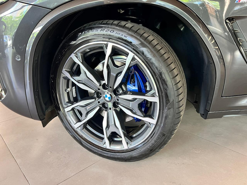 Foto do veículo BMW X4  XDRIVE30I 2024 16.088 KM 409.000,00