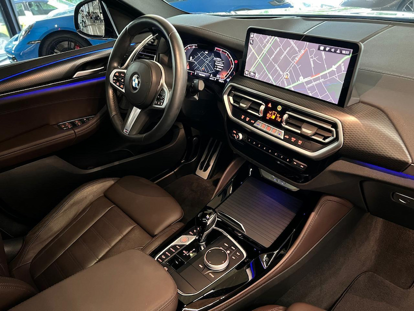 Foto do veículo BMW X4  XDRIVE30I 2024 16.088 KM 409.000,00