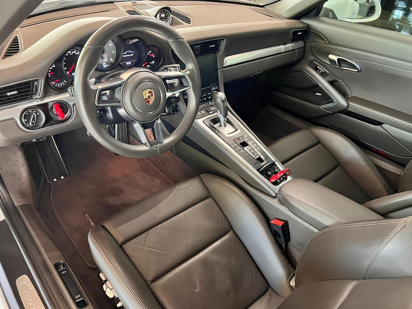 Foto do veículo PORSCHE 911  CARRERA S 2017 29.200 KM 549.000,00