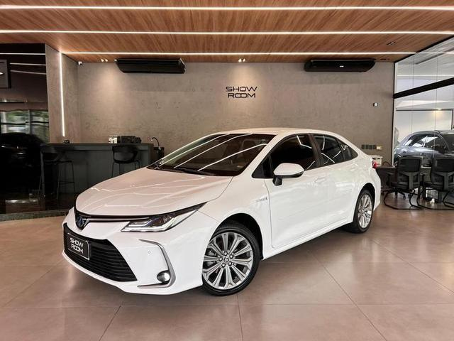 Foto do veículo TOYOTA COROLLA  ALTIS HV 2023 30.350 KM 152.000,00