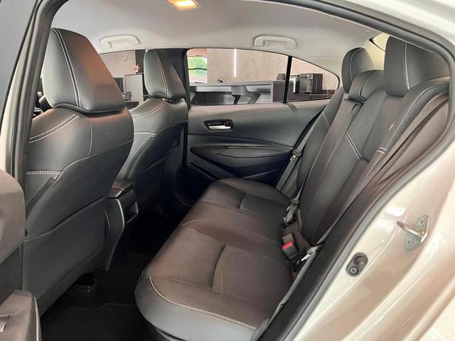 Foto do veículo TOYOTA COROLLA  ALTIS HV 2023 30.350 KM 152.000,00