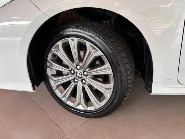 Foto do veículo TOYOTA COROLLA  ALTIS HV 2023 30.350 KM 152.000,00