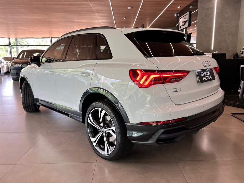 Foto do veículo AUDI Q3 AUDI  2.0TFSI 2024 10.000 KM 300.000,00