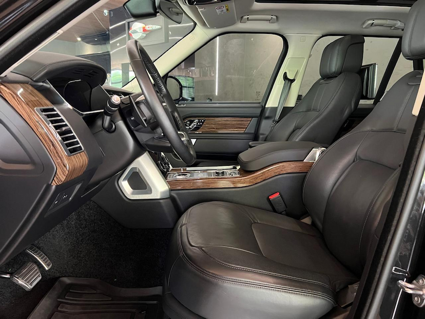 Foto do veículo LAND ROVER RANGE ROVER LR RROVER SDV8 VOGUESE 2020 18.547 KM 569.000,00