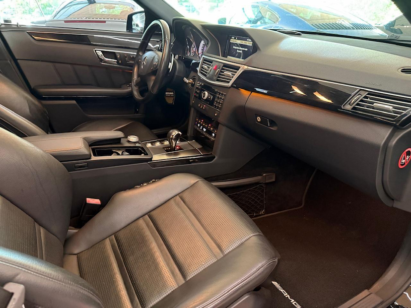 Foto do veículo MERCEDES-BENZ E 63 AMG  2010 99.000 KM 170.000,00