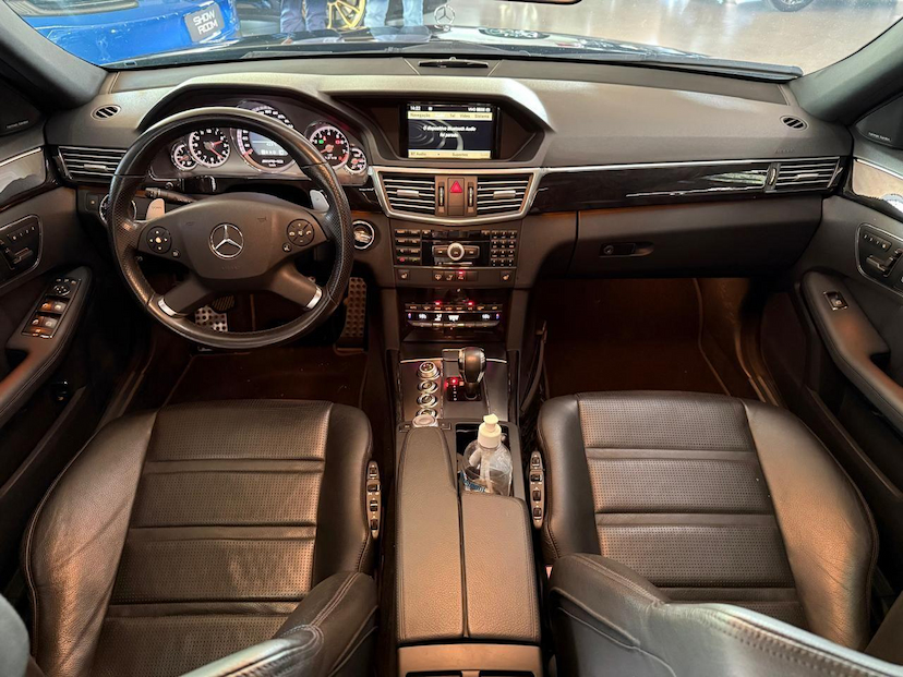 Foto do veículo MERCEDES-BENZ E 63 AMG  2010 99.000 KM 170.000,00