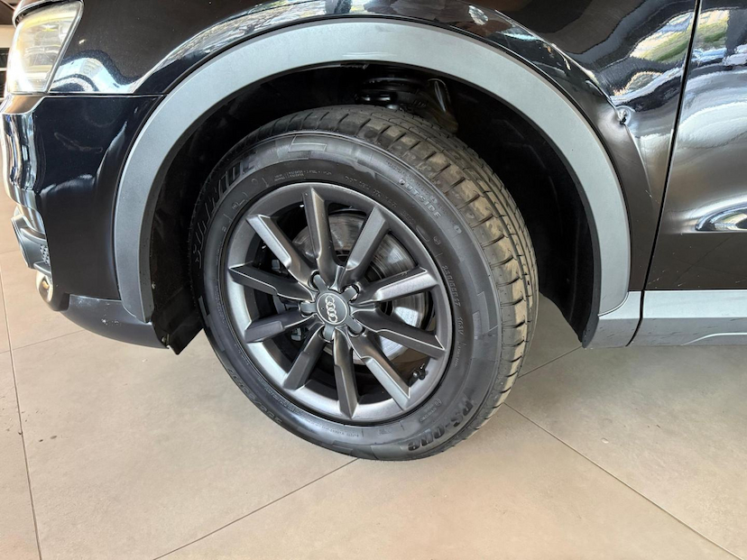 Foto do veículo AUDI Q3  2.0TFSI 2015 116.000 KM 75.000,00