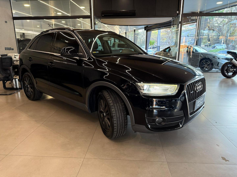Foto do veículo AUDI Q3  2.0TFSI 2015 116.000 KM 75.000,00