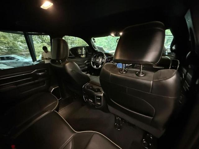 Foto do veículo RAM 2500  LARAM. 6.7 NIGHT ED. TB CD 4X4 DIE. 2023 63.000 KM 389.000,00
